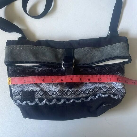 Toms black and white canvas crossbody purse bag - Picture 3 of 10